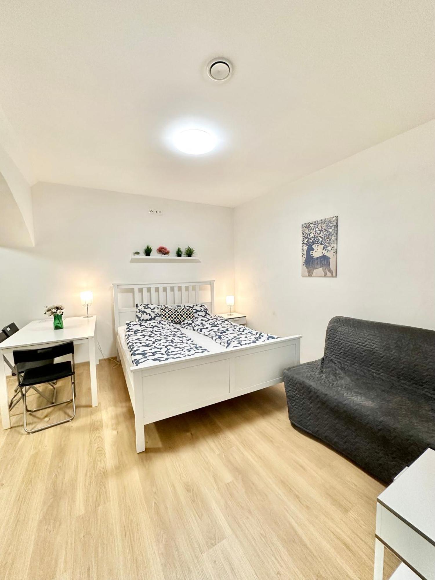 The Little Peaceful Retreat Near Center * Prag